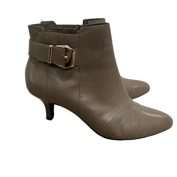 Anne Klein Faeryn Ankle Booties Taupe Leather Heels - Picture 2 of 9